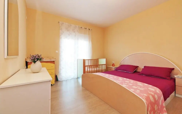 Beautiful Home in Gorica With Wifi and 4 Bedrooms