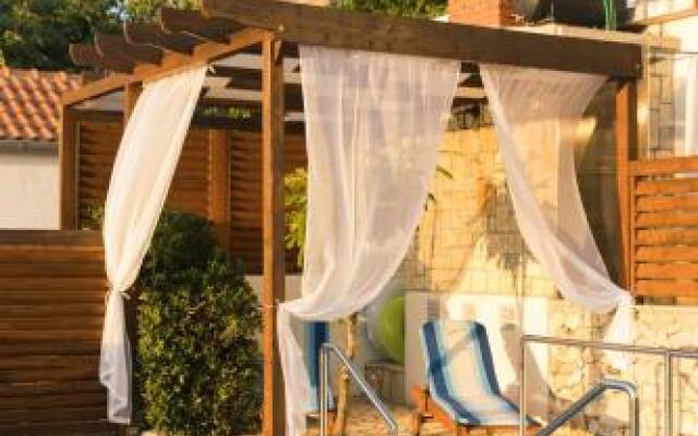 Rustic Apartment Mariva