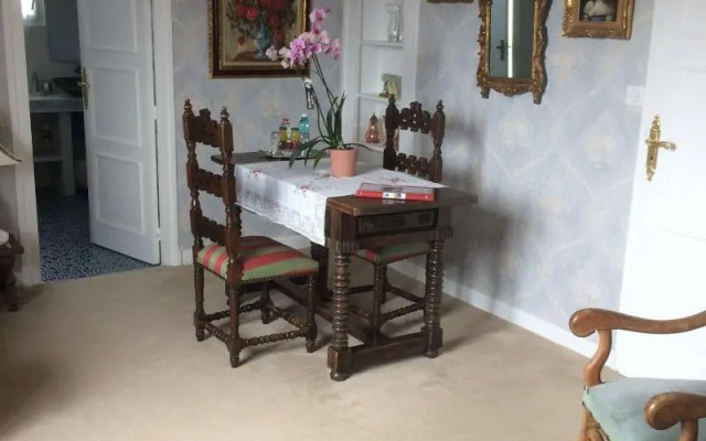 Villa Erresinolettean