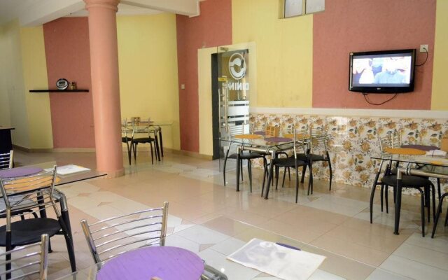 Golphins Suites and Hotels