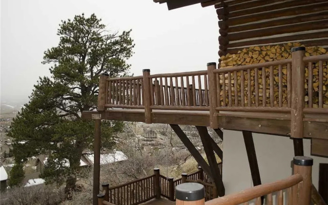 Ponderosa 6 Br Home by RedAwning