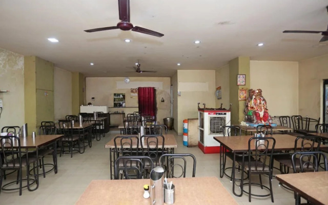 Hotel Sunrise by OYO Rooms