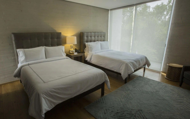 AR 218 Hotel by ULIV