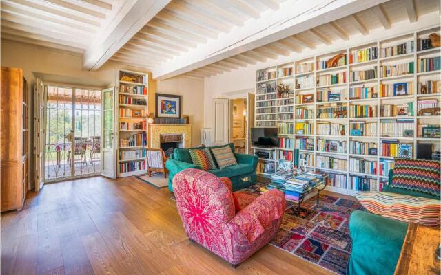 Stunning Home in Impruneta With 3 Bedrooms and Wifi