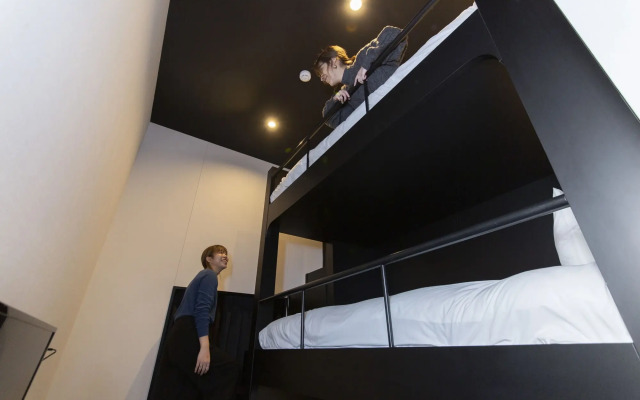 HOTEL TRAD Replay