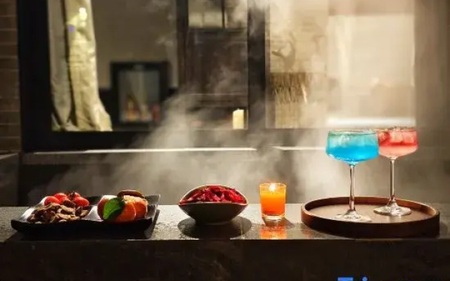 Zhouzhai Ksana JinShang Yard With Hot Spring