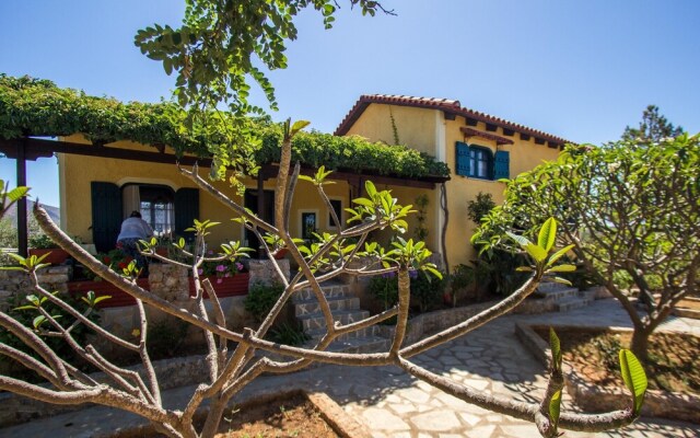 Gorgeous Stone Cottage by the sea