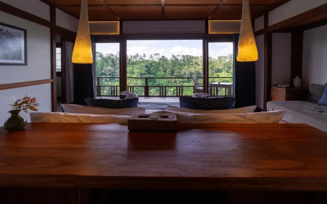 Suarapura Resort & Spa