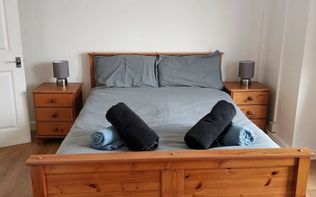 Nice big 2 Double Bedroom Apartment in the Town