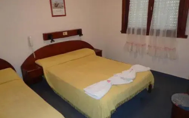 Hotel Shelter