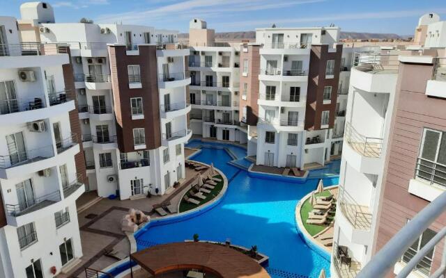 Aqua Palms Studio A210