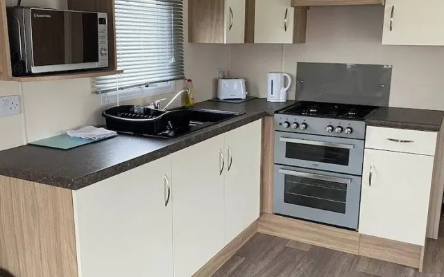2 bed Caravan in Rhyl , dog Friendly, With Wifi