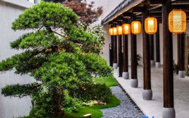 Sansheli Garden Hostel