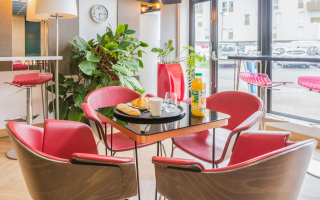 Hotel Zola 45 Bezons La Defense