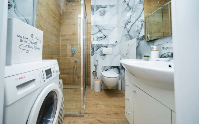 Design 150m2 Three-bedroom Apartment - Main Street