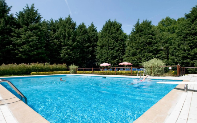 Le Manoir Hotel