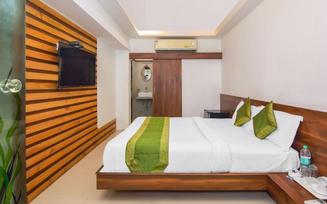 FabHotel Swamini Niwas Malad East