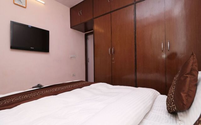 OYO 14125 Home Hill View 2BHK Clock Tower