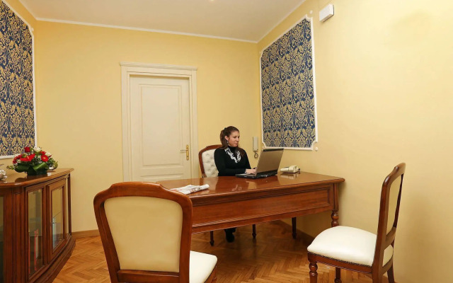 DG Prestige Room