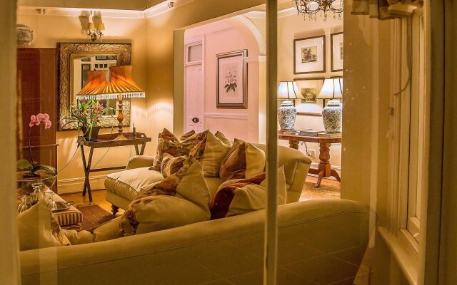 Goble Palms Guest Lodge & Urban Retreat
