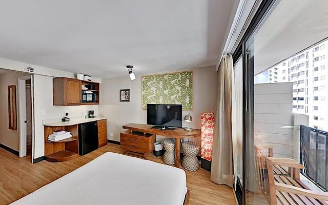 Bamboo 1002 Condo by RedAwning