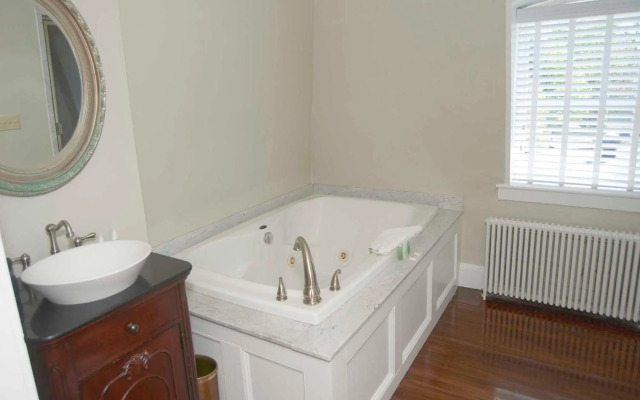 The Inns On Bellevue