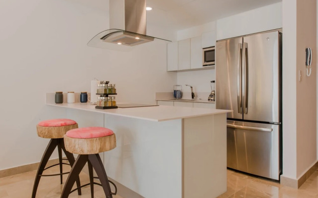 Location - 1 bdr - Rooftop Pool w Sea View - C408