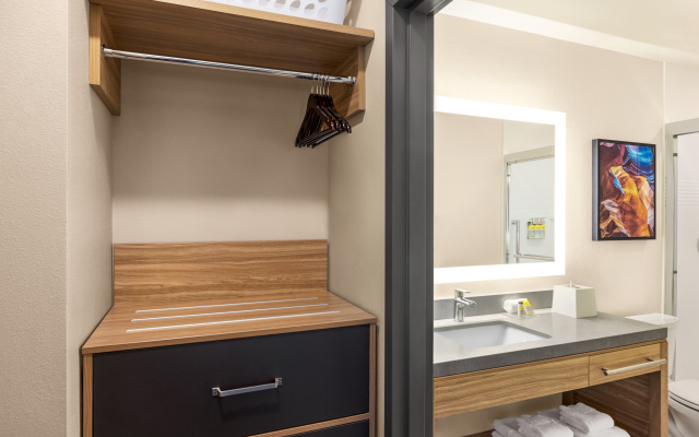 Candlewood Suites Navasota