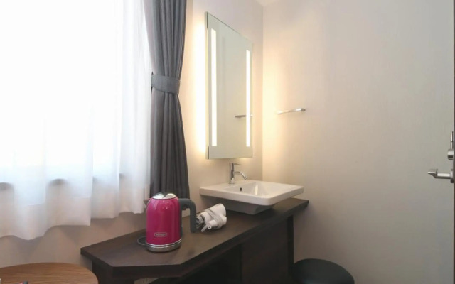 Hotel Emit Ueno