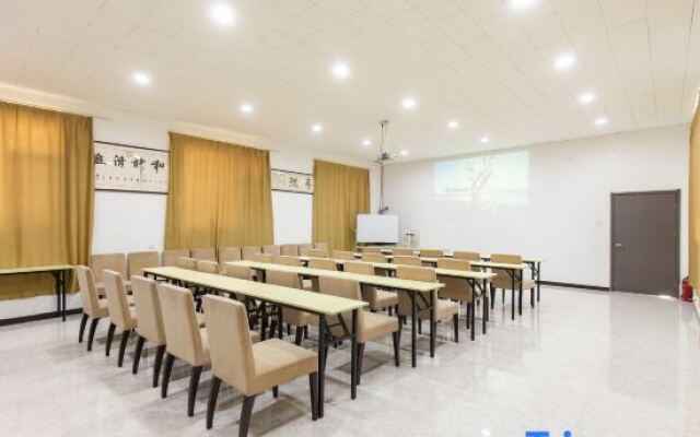 Rujia Pebble Motel Hotel（Baoding Xushui Xinhua Bookstore）