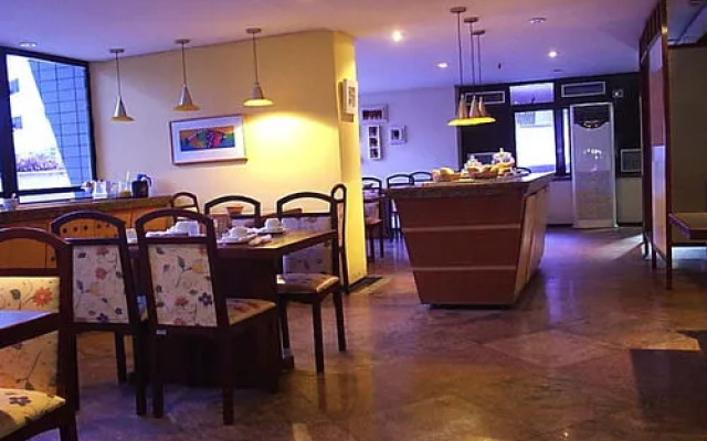 Moriah Apartments FO003