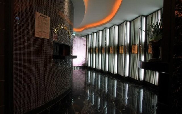 Hotel 369