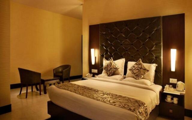 Hotel The Golden Oak Raipur