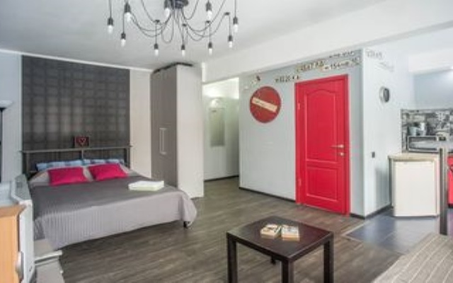 LOFT78 Red Doors 