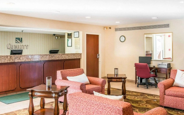 Quality Inn Toledo Airport