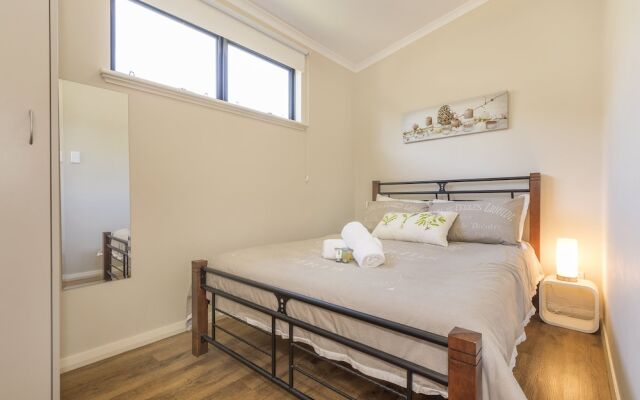 Serpentine Falls Park Home & Tourist Village