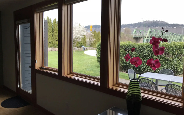 Best Western Plus Hood River Inn