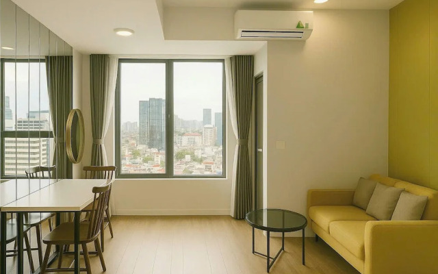 REM Rivergate Garden Pool Signature Apartments