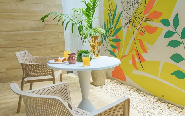 Spacious Apartment With Terrace and Rooftop Pool