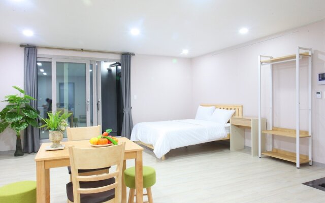 Sea and Star Pension