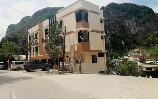 Dayunan Pili Tree Tourist Inn