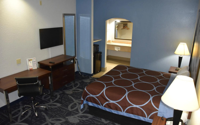 Super 8 by Wyndham Houston Hobby Airport South