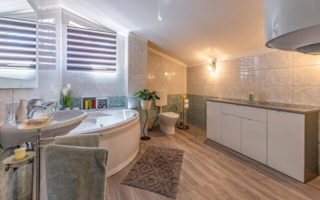 Awesome Apartment in Pula With Wifi and 2 Bedrooms