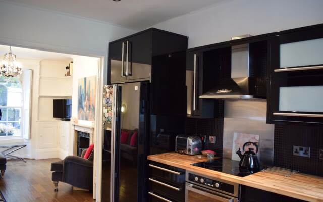 2 Bedroom Apartment In Islington Angel