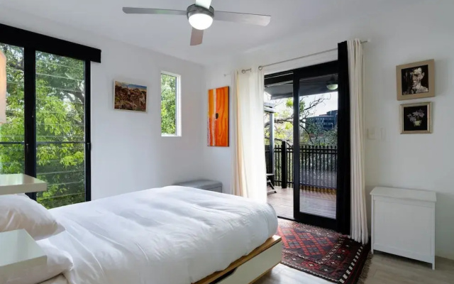 Sophisticated 2-bed Home With Alfresco Dining