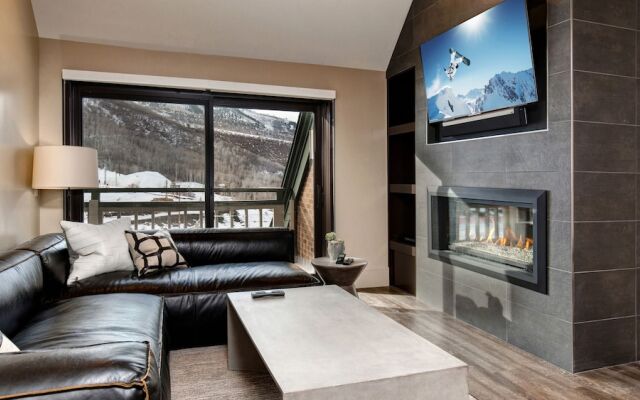 Ski Ge Loft 3 Bedroom Condo by RedAwning