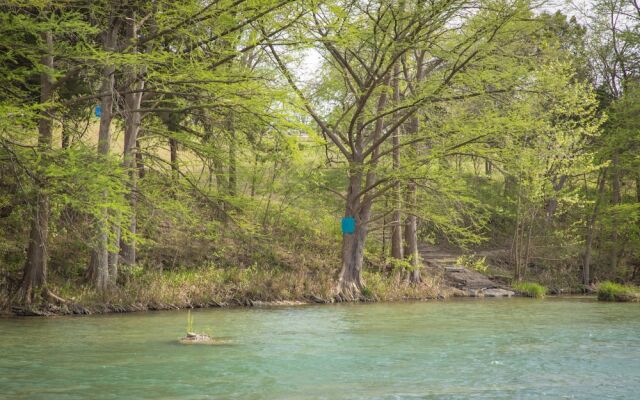 Hondo's River Haus - 4 Br Home