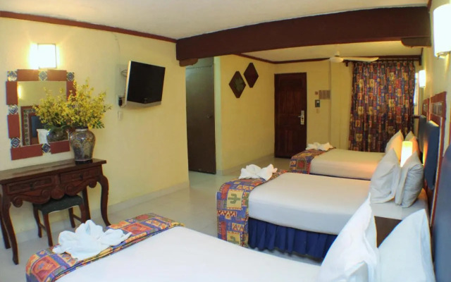 Suites Cancun Center by Kavia