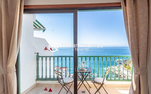 Santiago Beach Oceanfront Studio Apartment by DreamHomesTenerife