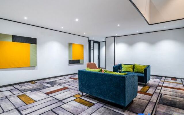 Daocheng Yading Chujian Art Hotel